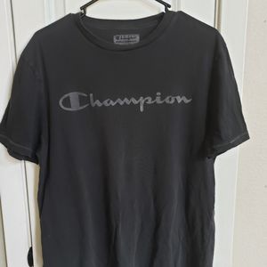 Champion t-shirt size M